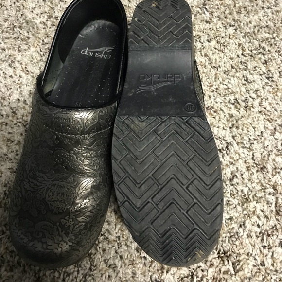 Dansko Professional Tooled Clog - Picture 2 of 4